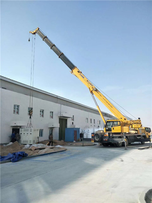 东源县“超载就喊停”—— 吊车的 “重量保镖” 技术