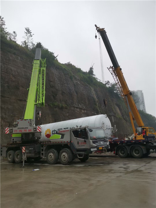 东源县“不怕风雨冻”—— 吊车的 “恶劣环境适应” 技术